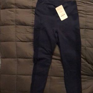 NWT Mila powerhold side pocket Capri navy